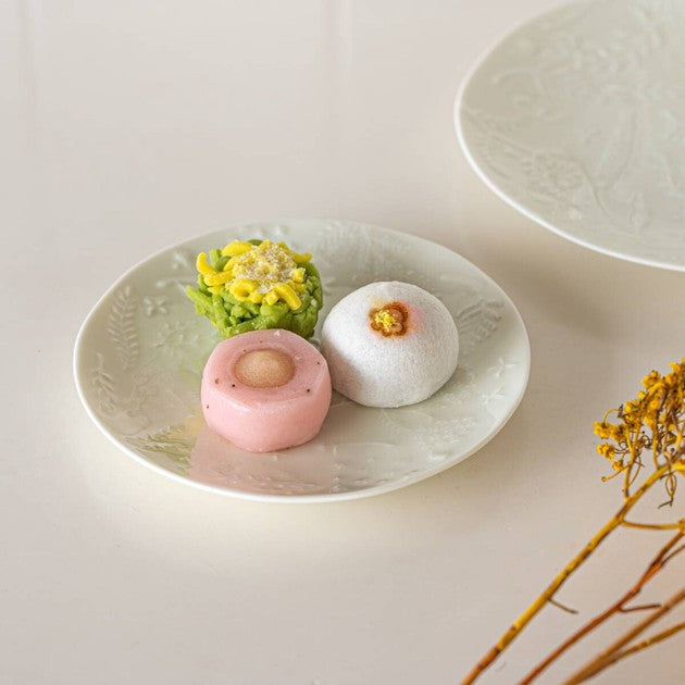 | 深山Miyama | 美濃燒 |浮雕花20cm /15.5cm 碟子 (白色)
