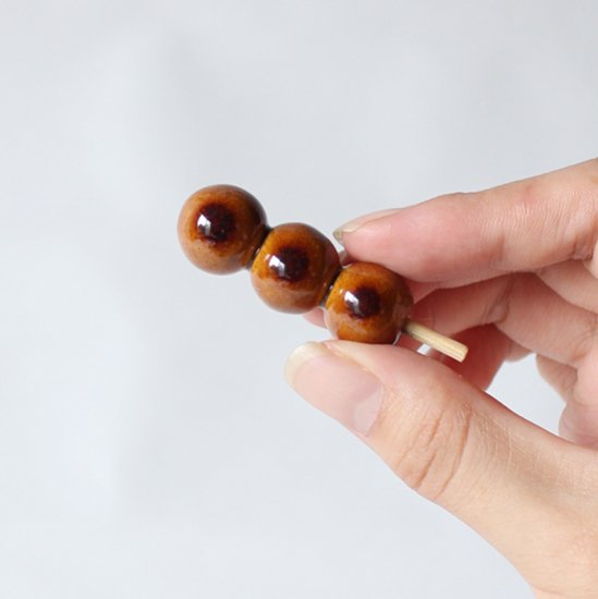 | イホシロ窯 Ihoshiro | 「烤醬油糰子」和菓子 筷子座