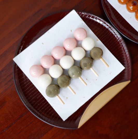 | イホシロ窯 Ihoshiro | 「3色糰子」和菓子 筷子座